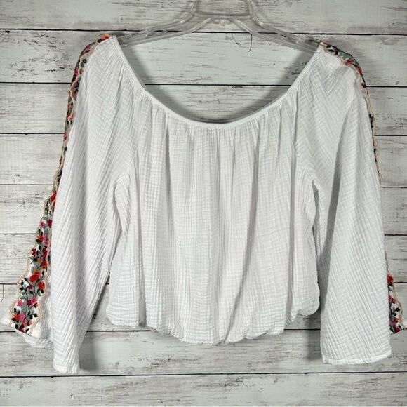 Francesca’s Mi Ami Anita Off Shoulder Flower Embellish Cotton White Blouse L - Picture 7 of 9